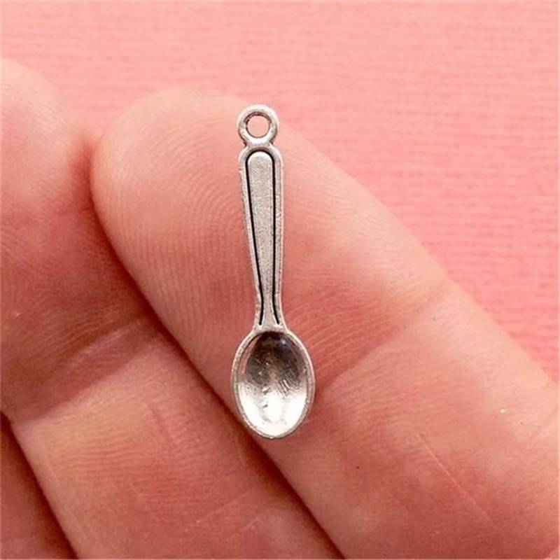 30個 アンティークシルバーカラー トーンスプーンチャーム 24x6mm キッチンチャーム シェフのペンダント クリエイティブジュエリー|魅力| 