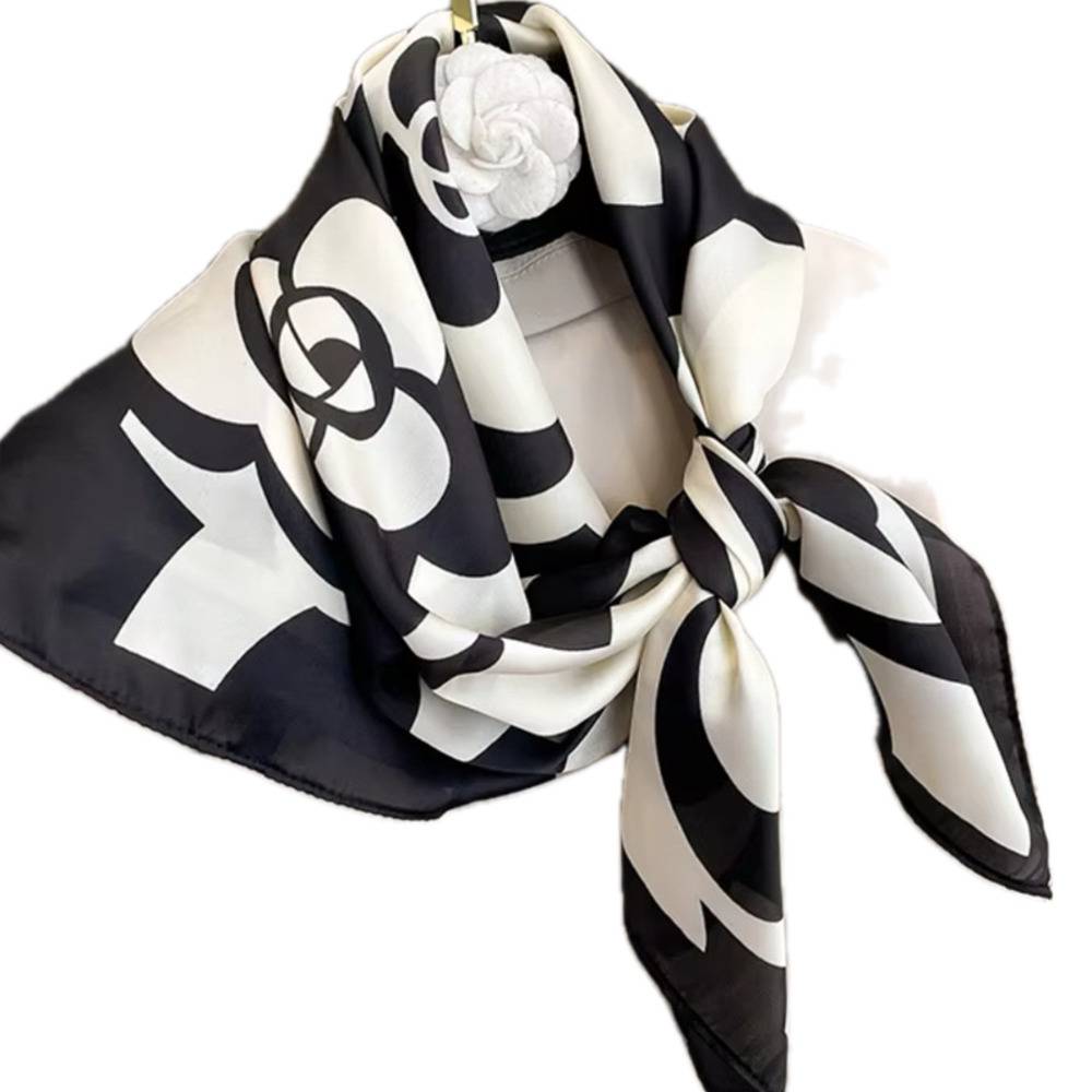 レディース カジュアル 正方形 スカーフ バンダナ シルク風 ネッカチーフ  ｜151-01 - 画像1